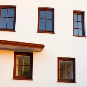 Brązowe okna jaka elewacja