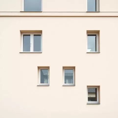 Czy odlicza się okna przy elewacji