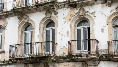 ekspertyza stanu technicznego elewacji zabytkowej kamienicy zakres