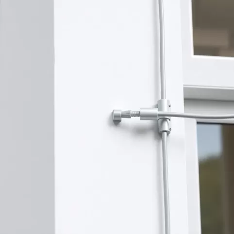 Jak przymocować kabel do elewacji