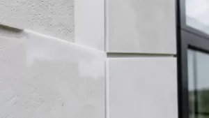 montaż spieków kwarcowych na elewacji